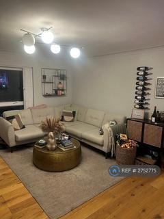 2 bedroom flat to rent, Colerne Court, London, NW4