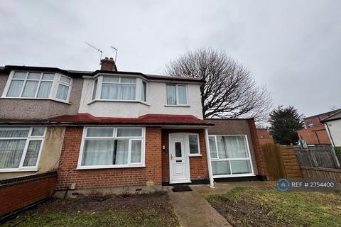 4 bedroom semi-detached house to rent, London Road, Romford, RM7