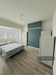 1 bedroom in a house share to rent, Penshurst Road, London, N17