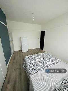 1 bedroom in a house share to rent, Penshurst Road, London, N17