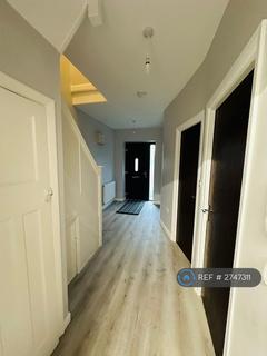 1 bedroom in a house share to rent, Penshurst Road, London, N17