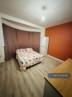 1 bedroom in a house share to rent, Penshurst Road, London, N17