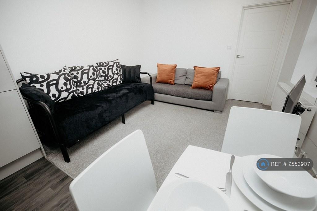 Flat 2 - £1,450 (Available On 26th...
