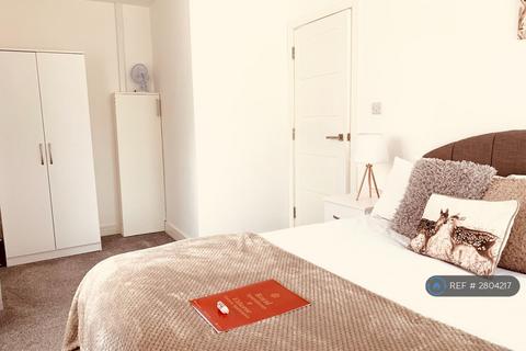2 bedroom flat to rent, Elthorne Road, Uxbridge, UB8