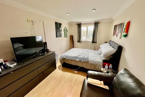 undefined, Rose Close, Rothwell, Kettering