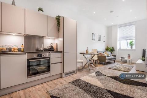 1 bedroom flat to rent, Wraysbury House, Staines-Upon-Thames, TW18