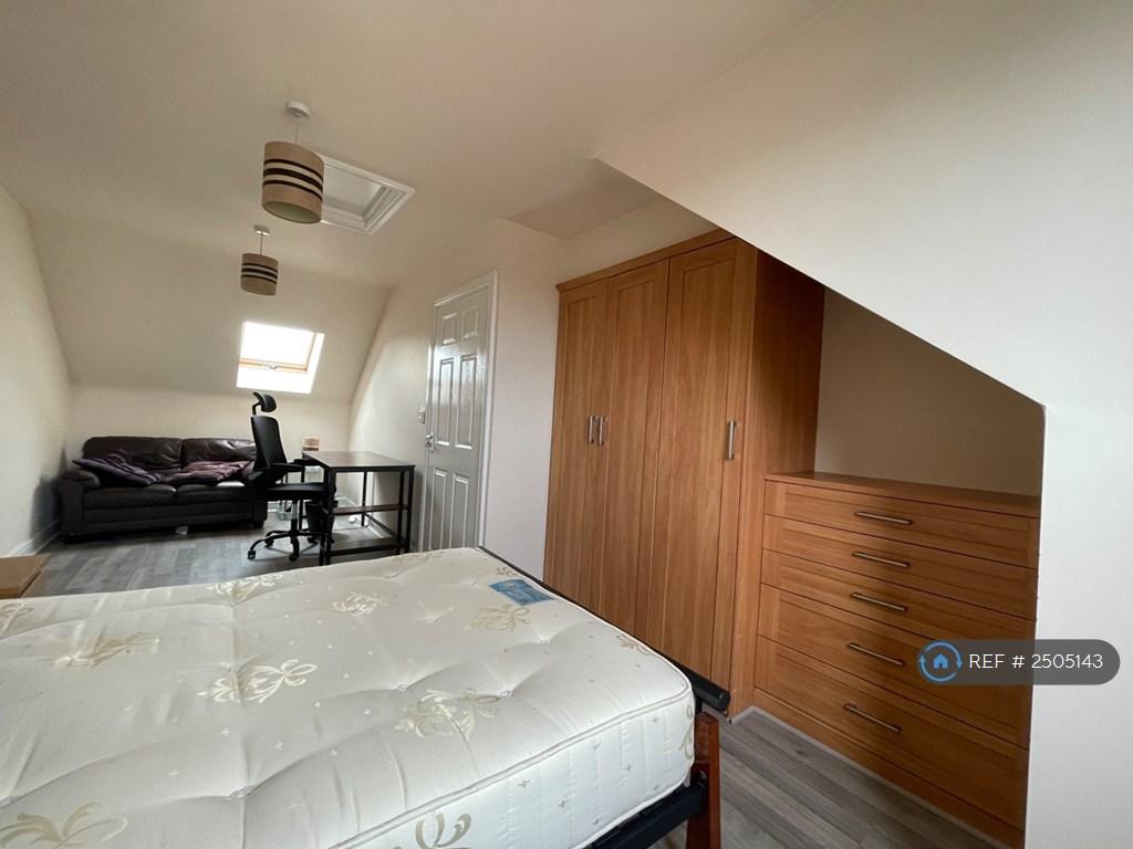 Room 2 Loft Standard