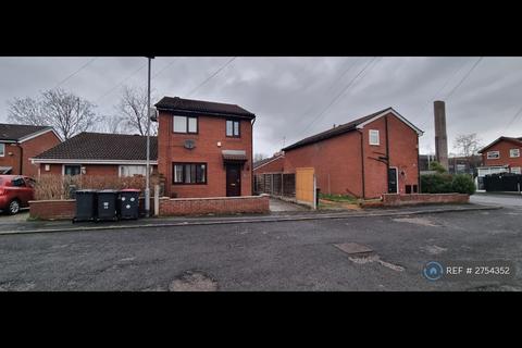 3 bedroom semi-detached house to rent, Pentlands Avenue, Salford, M7