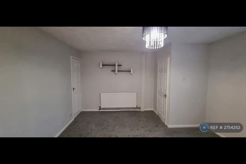 3 bedroom semi-detached house to rent, Pentlands Avenue, Salford, M7