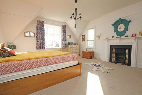 3 bedroom flat for sale, Denton Road, Eastbourne, BN20 7ST