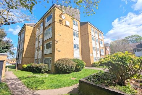 2 bedroom flat to rent, Field Road, Feltham, TW14