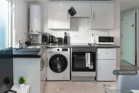 1 bedroom flat to rent, Derby Road, London, CR0
