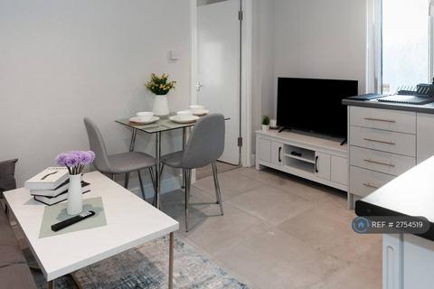 1 bedroom flat to rent, Derby Road, London, CR0