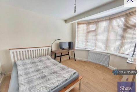 5 bedroom semi-detached house to rent, Jeymer Drive, Greenford, UB6