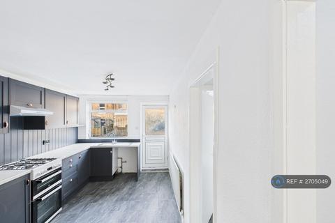 3 bedroom terraced house to rent, Thames Street, Newcastle, NE17