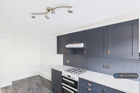 3 bedroom terraced house to rent, Thames Street, Newcastle, NE17