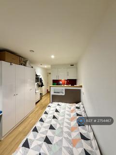 Studio to rent, Gradpad Wood Lane Studios, London, W12