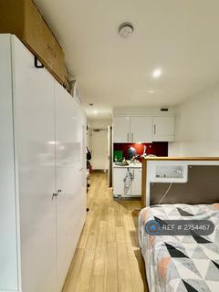 Studio to rent, Gradpad Wood Lane Studios, London, W12