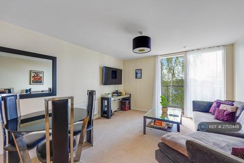 2 bedroom flat to rent, Ealing Road, London, TW8