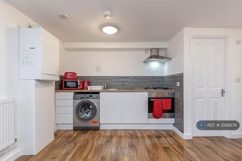 1 bedroom in a house share to rent, Royal Lane, West Drayton, UB7
