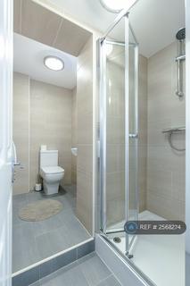1 bedroom in a house share to rent, Royal Lane, West Drayton, UB7