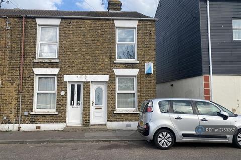 2 bedroom end of terrace house to rent, Richmond Street, Sheerness, ME12