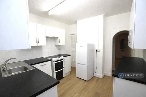 2 bedroom end of terrace house to rent, Richmond Street, Sheerness, ME12