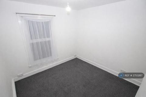2 bedroom end of terrace house to rent, Richmond Street, Sheerness, ME12