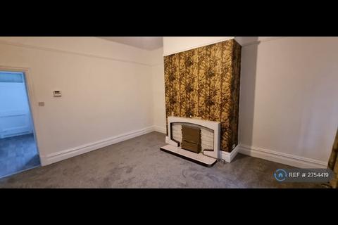 2 bedroom terraced house to rent, Gordon Avenue, Oldham, OL4