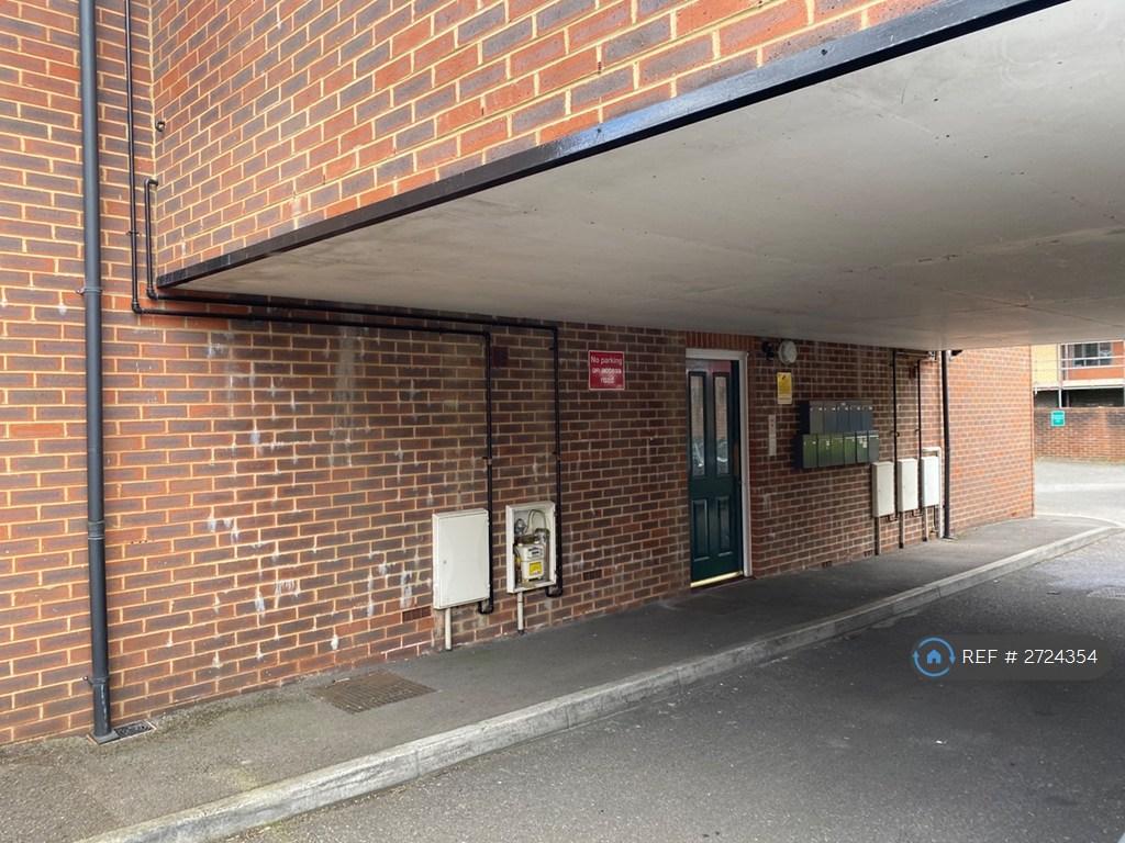 Entrance / Parking