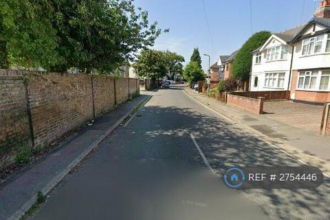 4 bedroom terraced house to rent, Upton Road, Slough, SL1