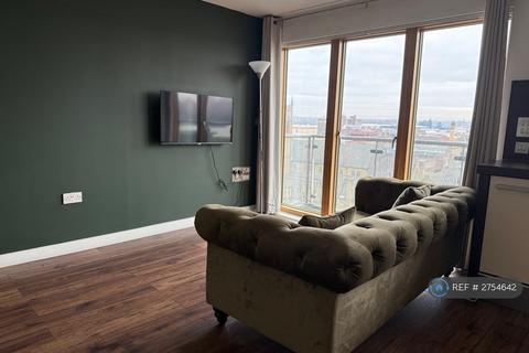 2 bedroom flat to rent, Britton House, Manchester, M4