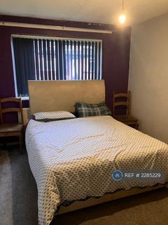 2 bedroom flat to rent, Village Street, Salford, M7