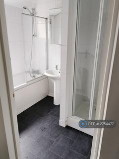 1 bedroom in a flat share to rent, Springbank Road, London, SE13