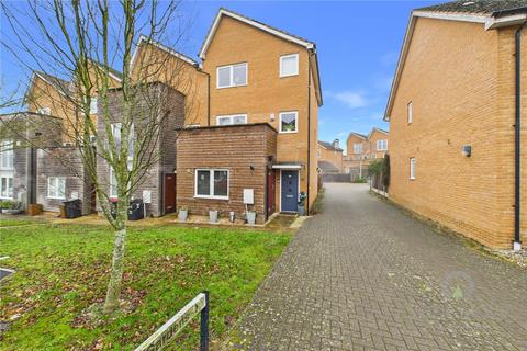 4 bedroom end of terrace house to rent, Kelly Gardens, Milton Keynes MK4