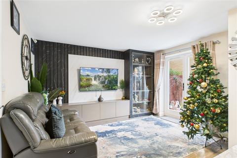 4 bedroom end of terrace house to rent, Kelly Gardens, Milton Keynes MK4