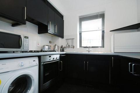 1 bedroom apartment to rent, Sussex Gardens, London W2