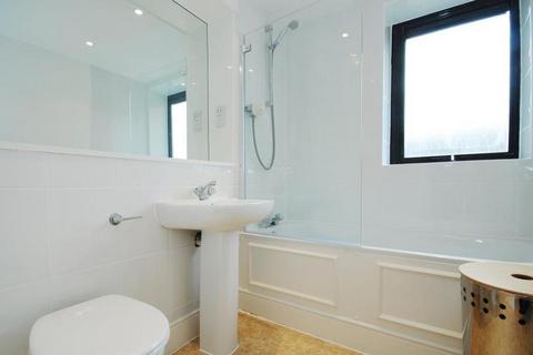 1 bedroom apartment to rent, Sussex Gardens, London W2