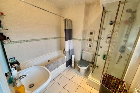 1 bedroom flat to rent, Ensenada Reef, Eastbourne BN23