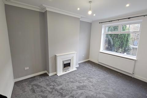 4 bedroom terraced house to rent, Soothill Lane, Batley