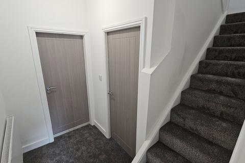 4 bedroom terraced house to rent, Soothill Lane, Batley