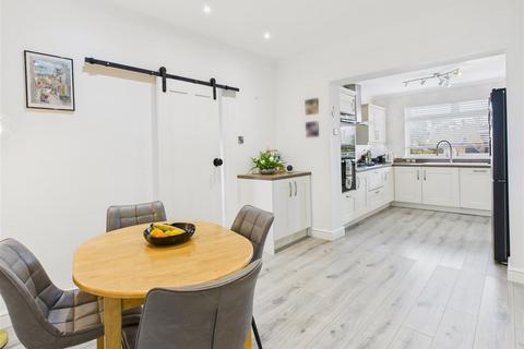 4 bedroom detached house for sale, Elveley Drive, West Ella