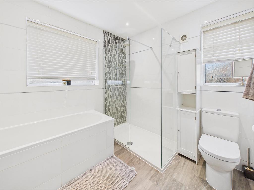 Bath/shower room