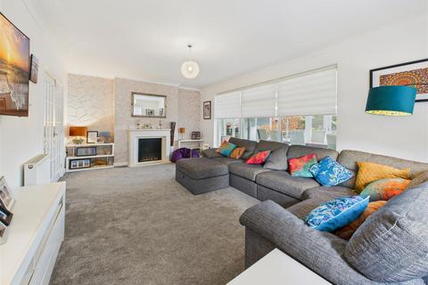 4 bedroom detached house for sale, Elveley Drive, West Ella