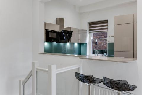 4 bedroom terraced house to rent, Shepherds Hill, N6