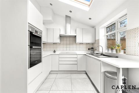 4 bedroom house to rent, Buckhurst Way, Buckhurst Hill