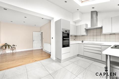 4 bedroom house to rent, Buckhurst Way, Buckhurst Hill