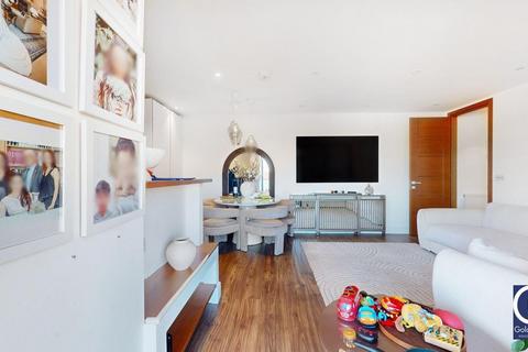 2 bedroom apartment to rent, Charlotte Court, East Barnet Road, EN4