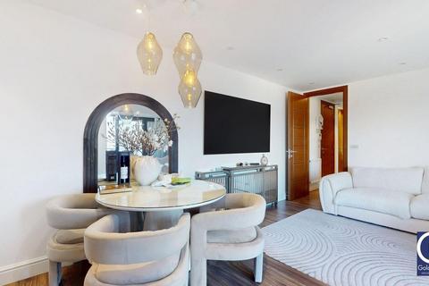 2 bedroom apartment to rent, Charlotte Court, East Barnet Road, EN4