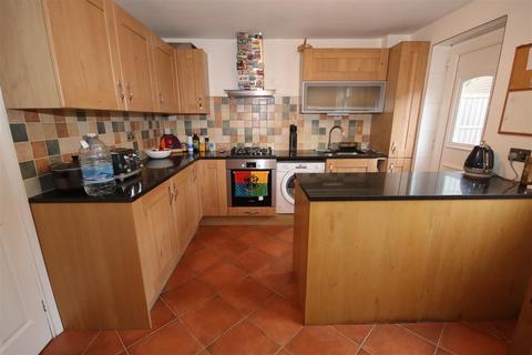 2 bedroom end of terrace house to rent, Tamarin Gardens, Cambridge CB1